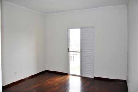 Casa para alugar com 200m², 3 quartos e 3 vagas Casa para alugar com 200m², 3 quartos e 3 vagasDetalhe - Quarto 01 com Varanda e Suíte