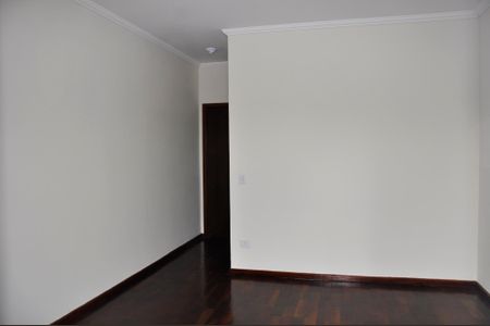 Casa para alugar com 200m², 3 quartos e 3 vagas Casa para alugar com 200m², 3 quartos e 3 vagasDetalhe - Quarto 01 com Varanda e Suíte