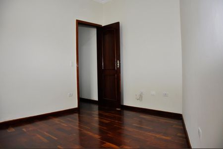 Casa para alugar com 200m², 3 quartos e 3 vagas Casa para alugar com 200m², 3 quartos e 3 vagasDetalhe - Quarto 02
