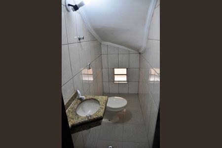 Casa para alugar com 200m², 3 quartos e 3 vagas Casa para alugar com 200m², 3 quartos e 3 vagasDetalhe - Lavabo