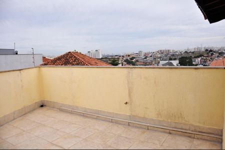 Casa para alugar com 200m², 3 quartos e 3 vagas Casa para alugar com 200m², 3 quartos e 3 vagasDetalhe - Varanda Externa