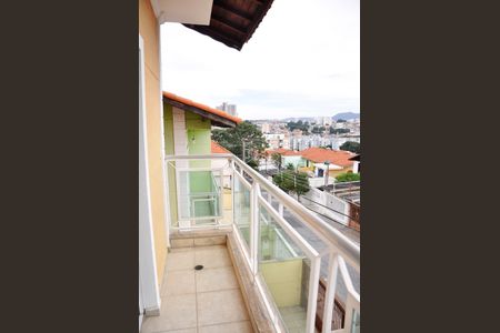 Casa para alugar com 200m², 3 quartos e 3 vagas Casa para alugar com 200m², 3 quartos e 3 vagasDetalhe - Varanda