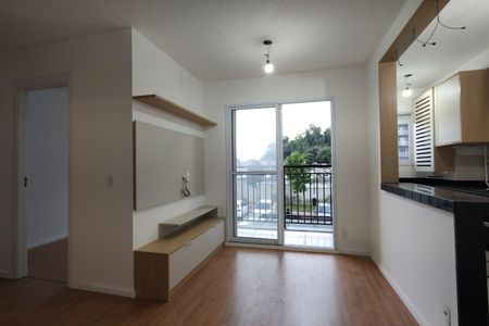 Sala de apartamento para alugar com 2 quartos, 46m² em Jacarepaguá, Rio de Janeiro