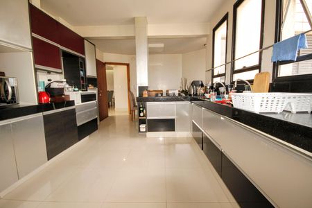 Apartamento para alugar com 265m², 5 quartos e 5 vagascozinha