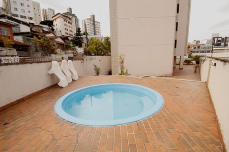Apartamento para alugar com 265m², 5 quartos e 5 vagasÁrea comum - Piscina