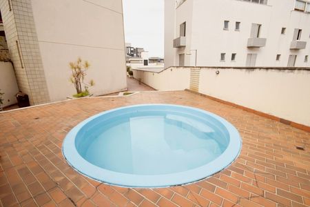 Apartamento para alugar com 265m², 5 quartos e 5 vagasÁrea comum - Piscina