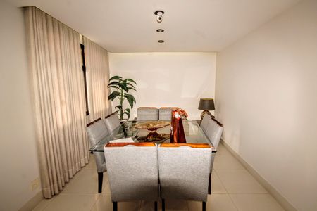 Apartamento para alugar com 265m², 5 quartos e 5 vagassala