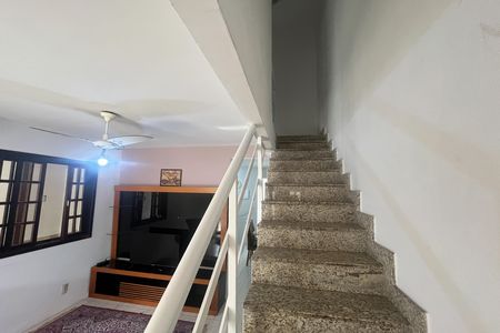 Apartamento para alugar com 160m², 2 quartos e 3 vagasEscada