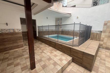 Apartamento para alugar com 160m², 2 quartos e 3 vagasQuintal
