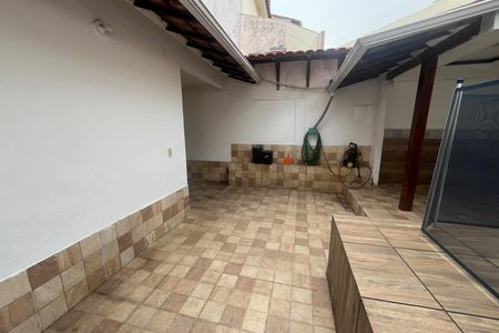 Apartamento para alugar com 160m², 2 quartos e 3 vagasQuintal