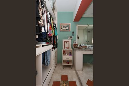 Apartamento à venda com 120m², 2 quartos e 2 vagas Apartamento à venda com 120m², 2 quartos e 2 vagasBanheiro da Suíte