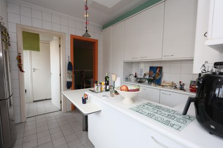 Apartamento à venda com 120m², 2 quartos e 2 vagas Apartamento à venda com 120m², 2 quartos e 2 vagascozinha