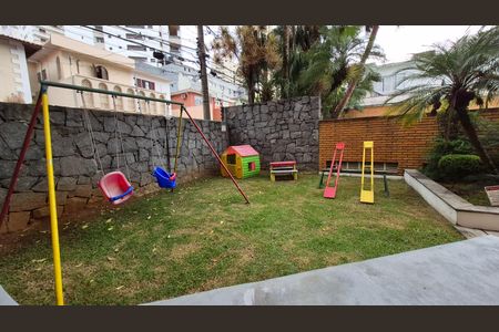 Apartamento à venda com 120m², 2 quartos e 2 vagas Apartamento à venda com 120m², 2 quartos e 2 vagasÁrea comum - Playground