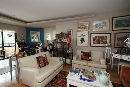 Apartamento à venda com 120m², 2 quartos e 2 vagas Apartamento à venda com 120m², 2 quartos e 2 vagasSala