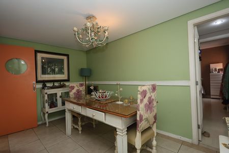 Apartamento à venda com 120m², 2 quartos e 2 vagas Apartamento à venda com 120m², 2 quartos e 2 vagassala de jantar