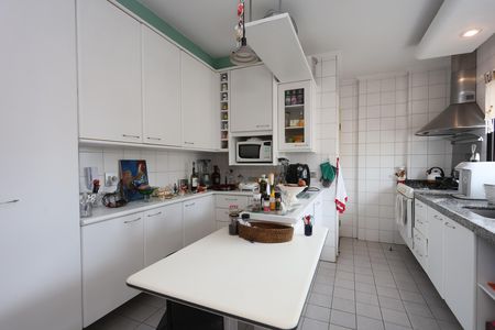 Apartamento à venda com 120m², 2 quartos e 2 vagas Apartamento à venda com 120m², 2 quartos e 2 vagascozinha