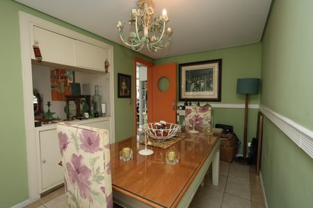 Apartamento à venda com 120m², 2 quartos e 2 vagas Apartamento à venda com 120m², 2 quartos e 2 vagassala de jantar