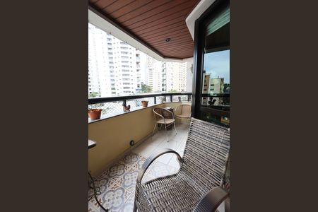Apartamento à venda com 120m², 2 quartos e 2 vagas Apartamento à venda com 120m², 2 quartos e 2 vagasvaranda