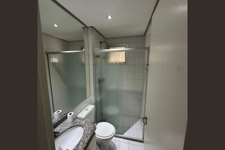 Banheiro de apartamento para alugar com 3 quartos, 68m² em Bela Aliança, São Paulo