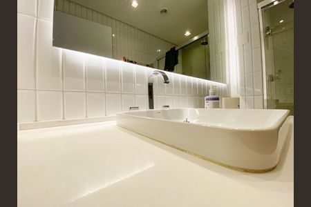 Apartamento à venda com 232m², 4 quartos e 3 vagas Apartamento à venda com 232m², 4 quartos e 3 vagasBanheiro Social
