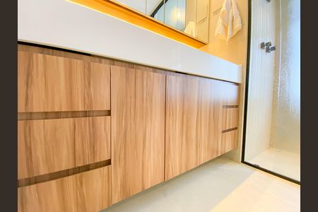 Apartamento à venda com 232m², 4 quartos e 3 vagas Apartamento à venda com 232m², 4 quartos e 3 vagasBanheiro Suíte 2