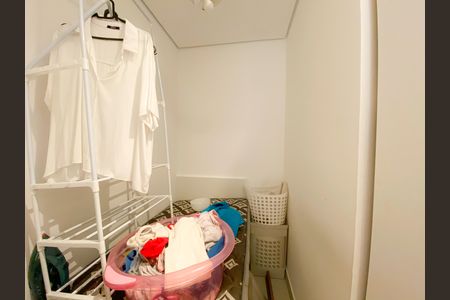Apartamento à venda com 232m², 4 quartos e 3 vagas Apartamento à venda com 232m², 4 quartos e 3 vagasQuarto de Serviço