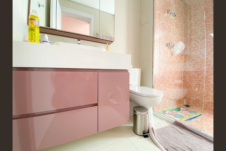Apartamento à venda com 232m², 4 quartos e 3 vagas Apartamento à venda com 232m², 4 quartos e 3 vagasBanheiro Suíte 1