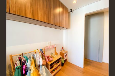 Apartamento à venda com 232m², 4 quartos e 3 vagas Apartamento à venda com 232m², 4 quartos e 3 vagasQuarto 1