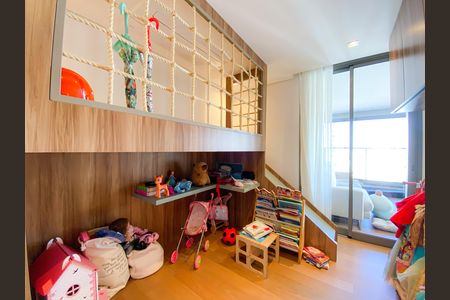 Apartamento à venda com 232m², 4 quartos e 3 vagas Apartamento à venda com 232m², 4 quartos e 3 vagasQuarto 1