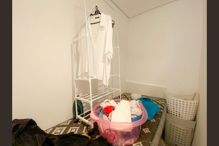 Apartamento à venda com 232m², 4 quartos e 3 vagas Apartamento à venda com 232m², 4 quartos e 3 vagasQuarto de Serviço