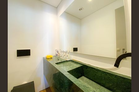 Apartamento à venda com 232m², 4 quartos e 3 vagas Apartamento à venda com 232m², 4 quartos e 3 vagasLavabo
