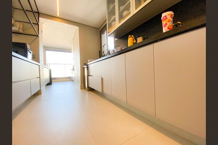 Apartamento à venda com 232m², 4 quartos e 3 vagas Apartamento à venda com 232m², 4 quartos e 3 vagasCozinha