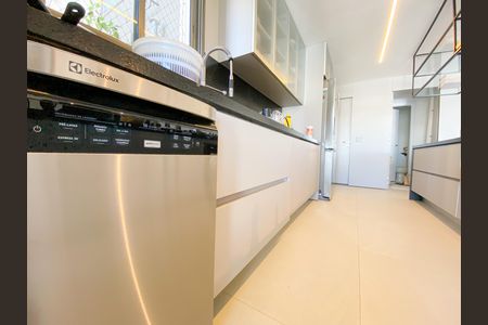 Apartamento à venda com 232m², 4 quartos e 3 vagas Apartamento à venda com 232m², 4 quartos e 3 vagasCozinha