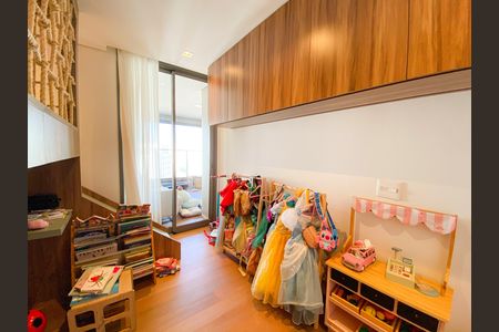 Apartamento à venda com 232m², 4 quartos e 3 vagas Apartamento à venda com 232m², 4 quartos e 3 vagasQuarto 1