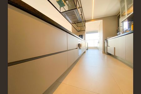 Apartamento à venda com 232m², 4 quartos e 3 vagas Apartamento à venda com 232m², 4 quartos e 3 vagasCozinha
