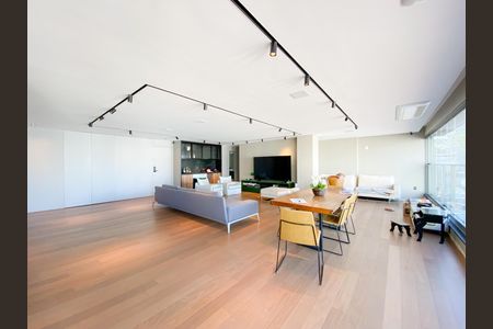 Apartamento à venda com 232m², 4 quartos e 3 vagas Apartamento à venda com 232m², 4 quartos e 3 vagasSala