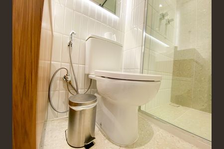 Apartamento à venda com 232m², 4 quartos e 3 vagas Apartamento à venda com 232m², 4 quartos e 3 vagasBanheiro Social