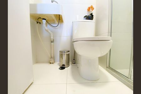 Apartamento à venda com 232m², 4 quartos e 3 vagas Apartamento à venda com 232m², 4 quartos e 3 vagasBanheiro de Serviço