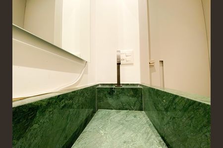 Apartamento à venda com 232m², 4 quartos e 3 vagas Apartamento à venda com 232m², 4 quartos e 3 vagasLavabo