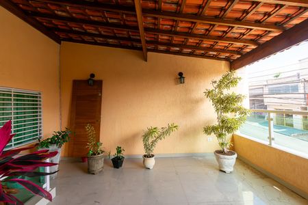 Casa para alugar com 175m², 3 quartos e 2 vagas Casa para alugar com 175m², 3 quartos e 2 vagasVaranda