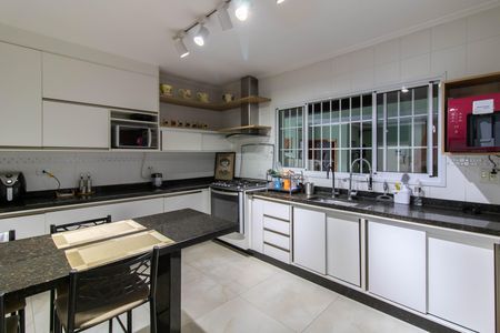 Casa à venda com 352m², 3 quartos e 2 vagasCozinha