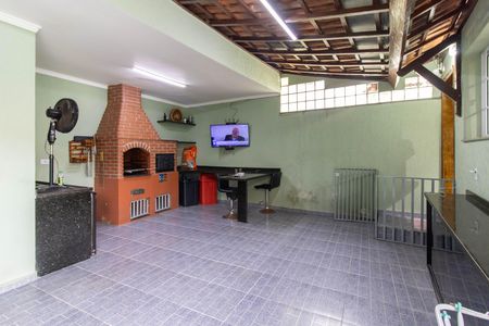 Casa à venda com 352m², 3 quartos e 2 vagasQuintal