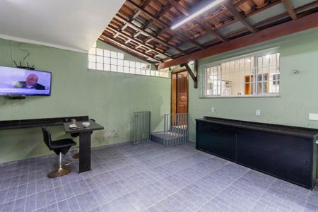Casa à venda com 352m², 3 quartos e 2 vagasQuintal