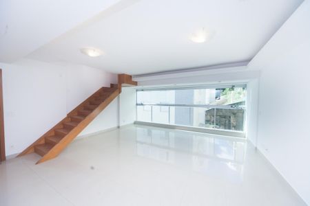 Apartamento para alugar com 207m², 4 quartos e 3 vagas Apartamento para alugar com 207m², 4 quartos e 3 vagassala