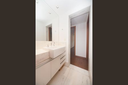 Apartamento para alugar com 207m², 4 quartos e 3 vagas Apartamento para alugar com 207m², 4 quartos e 3 vagasBanheiro Social