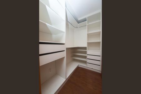 Apartamento para alugar com 207m², 4 quartos e 3 vagas Apartamento para alugar com 207m², 4 quartos e 3 vagasCloset da suíte 1