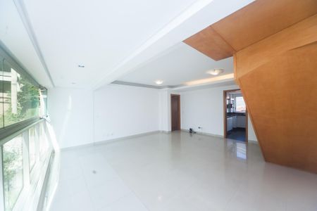Apartamento para alugar com 207m², 4 quartos e 3 vagas Apartamento para alugar com 207m², 4 quartos e 3 vagassala