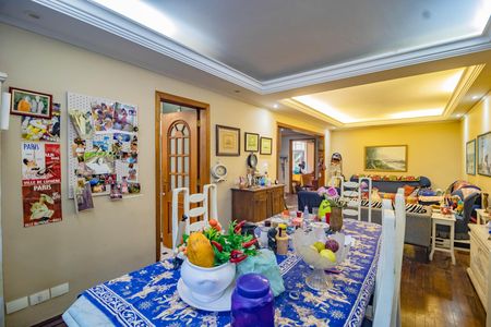 Casa para alugar com 254m², 3 quartos e 4 vagas