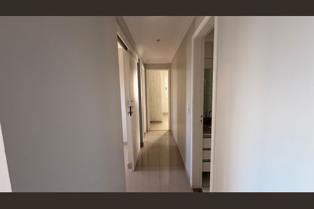Corredor de apartamento para alugar com 3 quartos, 84m² em Jardim Atlantico, Goiânia