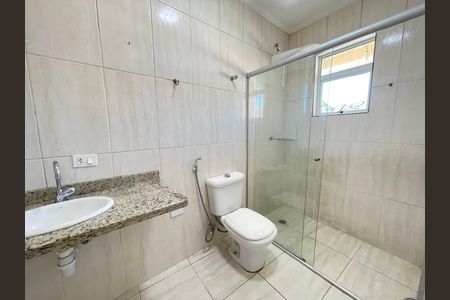 Casa para alugar com 200m², 3 quartos e 4 vagas Casa para alugar com 200m², 3 quartos e 4 vagasBanheiro 1